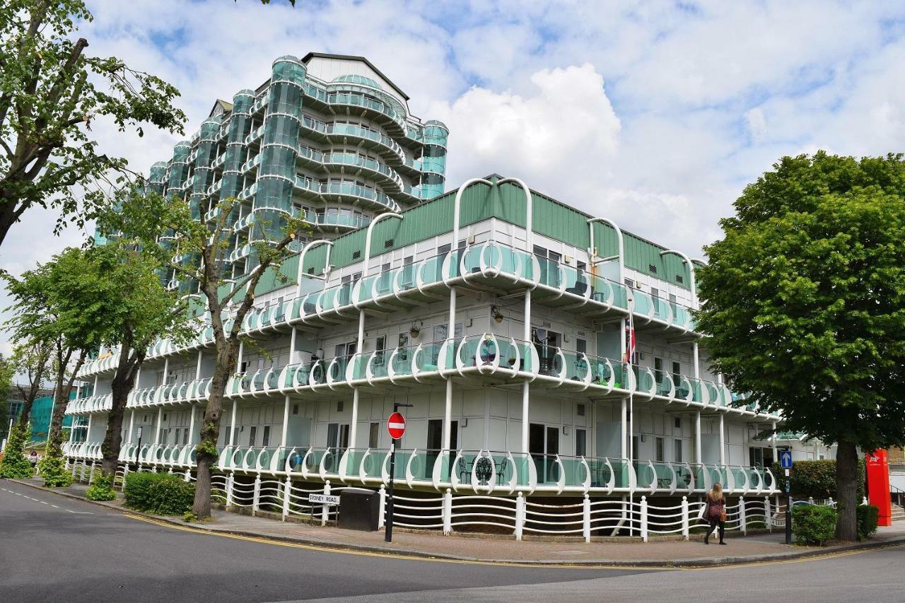 Sunshine Place Enfield Exterior photo